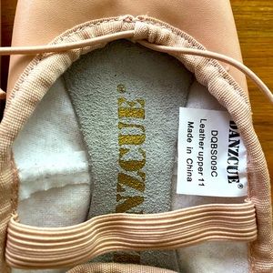 Little girls 🩰 ballet shoes slippers leather BRAND NEW